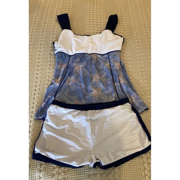 Women 2 Piece Modest Swimsuit Size 3X (fits like 2X) Navy Blue Floral Flattering - Picture 10 of 12